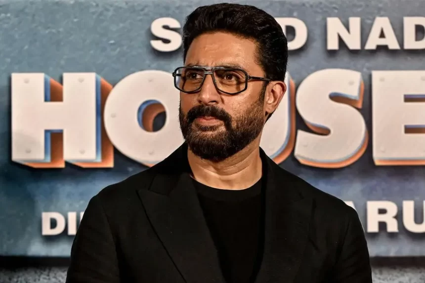 Abhishek Bachchan marks 25 years in the Bollywood industry alongside his fans, while Big B expresses his admiration for him