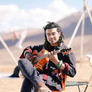 Jubin Nautiyal to Aditya Narayan, Bollywood singers, express their gratitude to their mentors