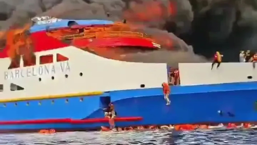 Ferry Fire Tragedy Near Indonesia: 5 Dead, Passengers Jump Into Sea to Escape Flames