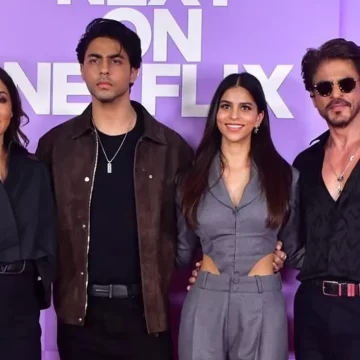 Aryan Khan’s ‘Casual Tareeka’ for Entering into His Car is Something you can Try