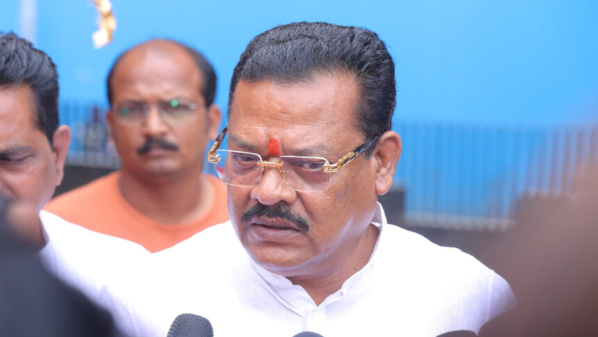 Not a Bag of Cash, Just ‘Dirty Laundry’: Shiv Sena MLA Shirsat Responds to Opposition over Viral Video