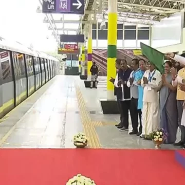 PM Modi Launches Vande Bharat Express Trains, Inaugurates the Metro Yellow Line in Bengaluru