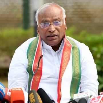 Mallikarjun Kharge Slams PM Modi for Praising RSS in Independence Day Speech