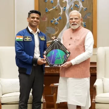 PM Modi Meets Astronaut Shubhanshu Shukla After Historic Space Mission