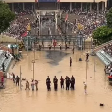 Floodwaters Flood Pakistan’s Wagah Border Side as India’s Remains Dry; Social Media Roars