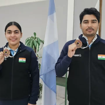 npku8qjg_saurabh-chaudhary-suruchi-singh-x-officialnrai_625x300_20_August_25 Saurabh Chaudhary and Suruchi Singh Win Bronze in 10m Air Pistol Mixed Team at Asian Championships
