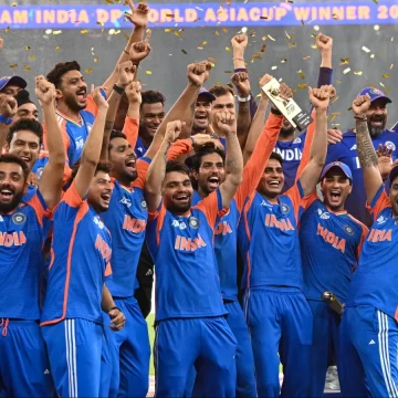 India Asserts Authority: Refuses to Accept Asia Cup 2025 Trophy from Mohsin Naqvi