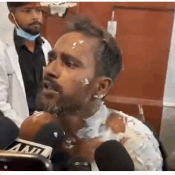 Man Attempts Self-Immolation Outside Samajwadi Party HQ in Lucknow Over Land Dispute Allegations