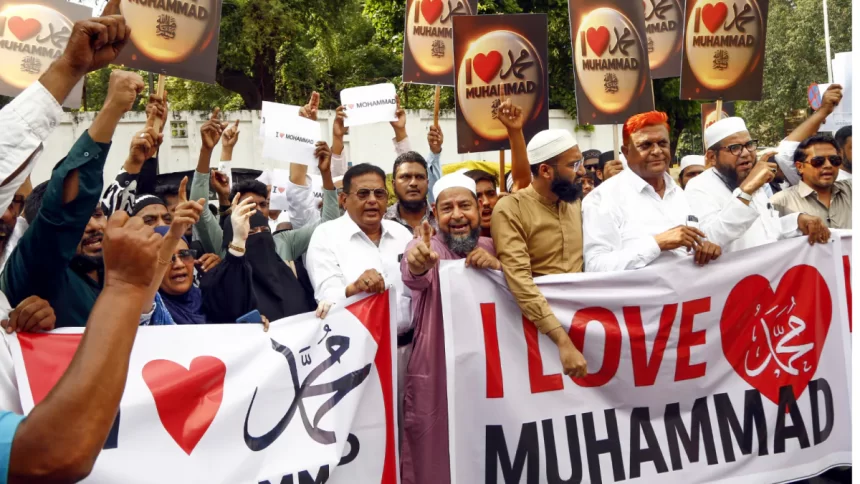 Violence Erupts in Bareilly Over “I Love Muhammad” Campaign, Police Use Force to Disperse Protesters